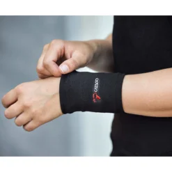 Catago FIR-Tech Therapeutic Wrist Brace Black Each